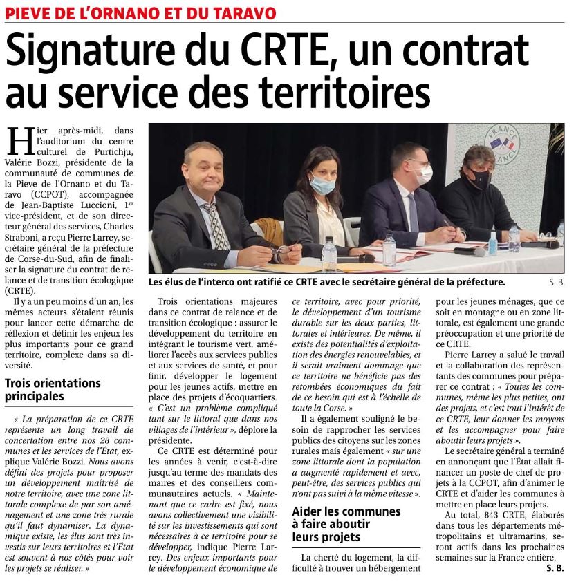 Signature du Contrat de Relance et de Transition Écologique du territoire en présence des élus.